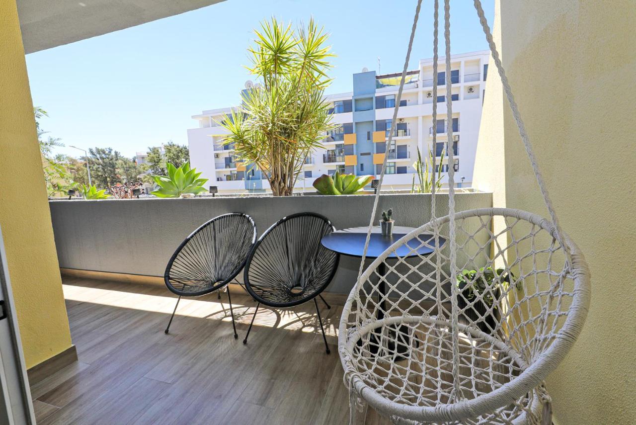B11 - Beach Way Apartment Lagos Exterior photo